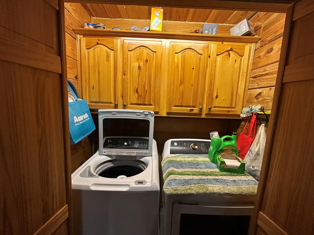 1559 Hollis Poore Road Jamestown TN 38556