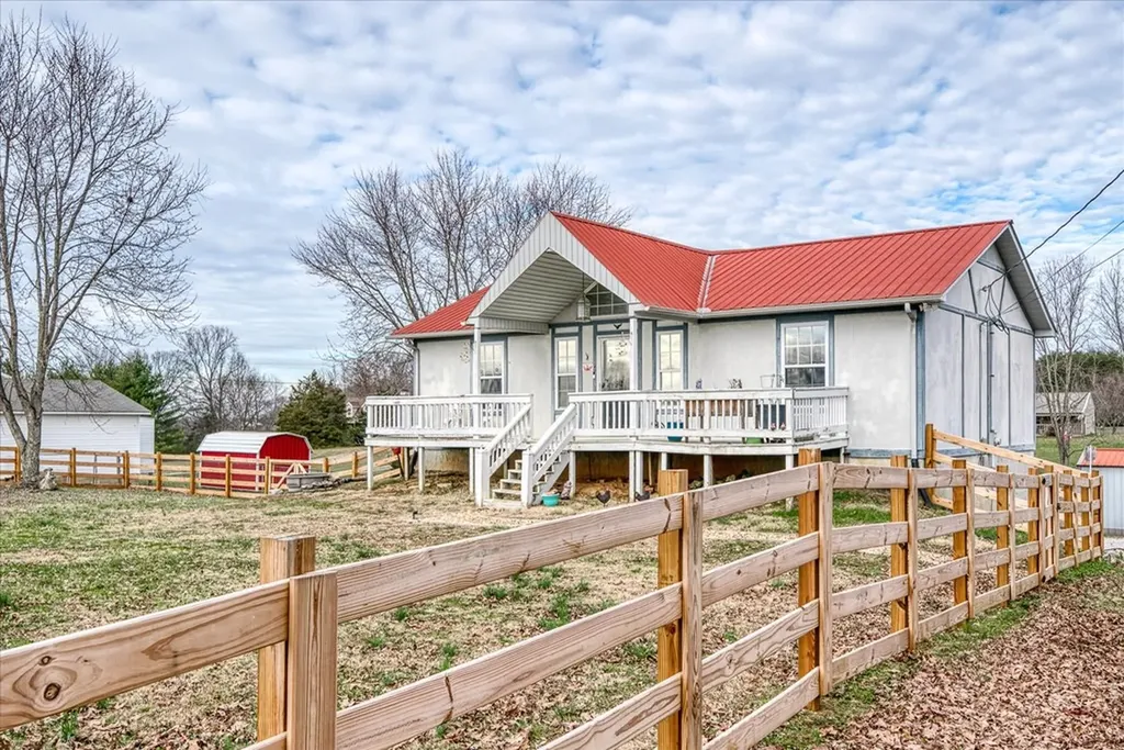 438 Zion Road Cookeville TN 38501