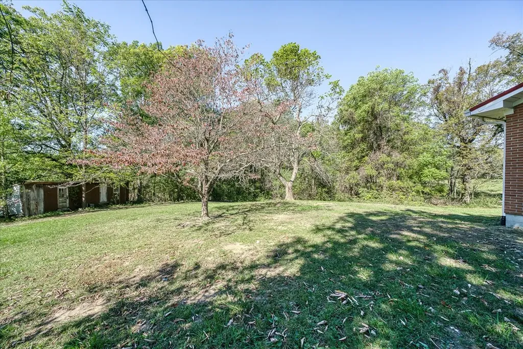 2615 Pen Hook Road Monterey TN 38570