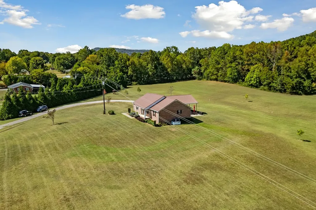 1215 Judge Purser Hill Road Mcminnville TN 37110