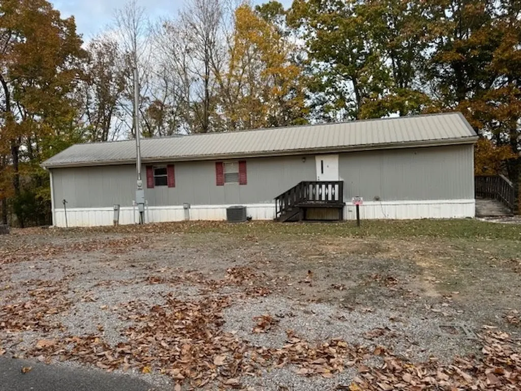 329 Ryan Road Celina TN 38551