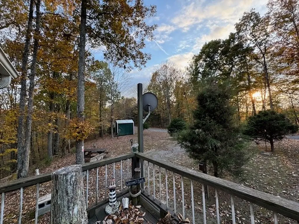 329 Ryan Road Celina TN 38551