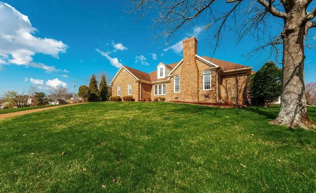 124 Governors Point Hendersonville TN 37075