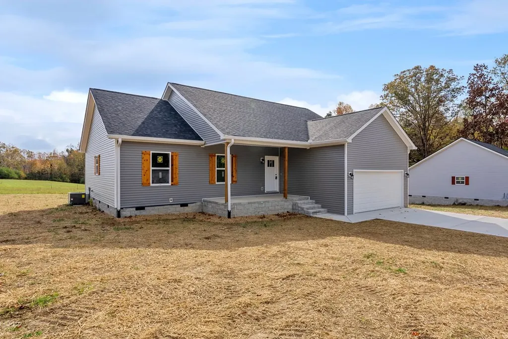 4300 John Gentry Road Baxter TN 38544