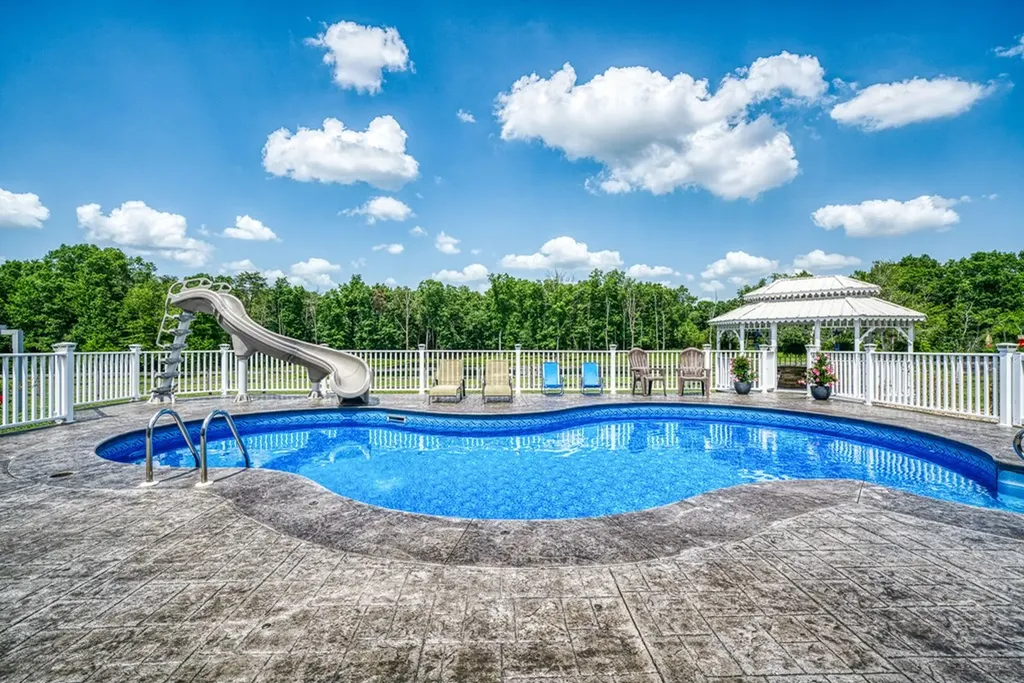 1130 Old Martha Washington Road Clarkrange TN 38553