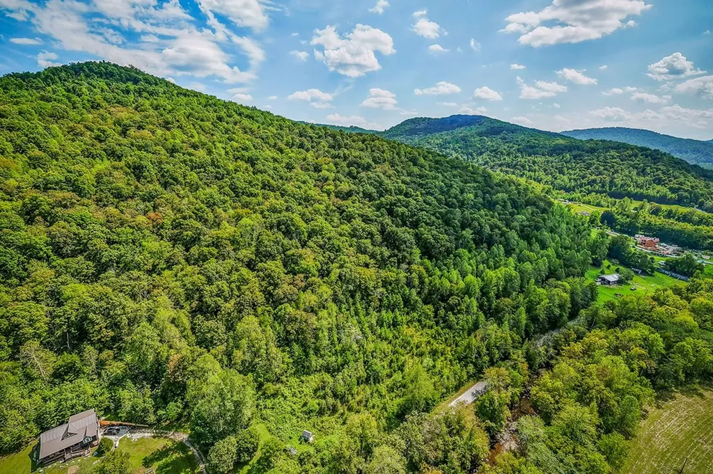 461 Shiloh Road Crawford TN 38554