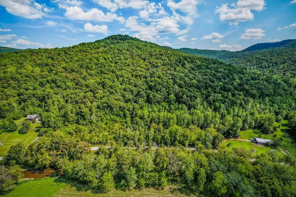 461 Shiloh Road Crawford TN 38554