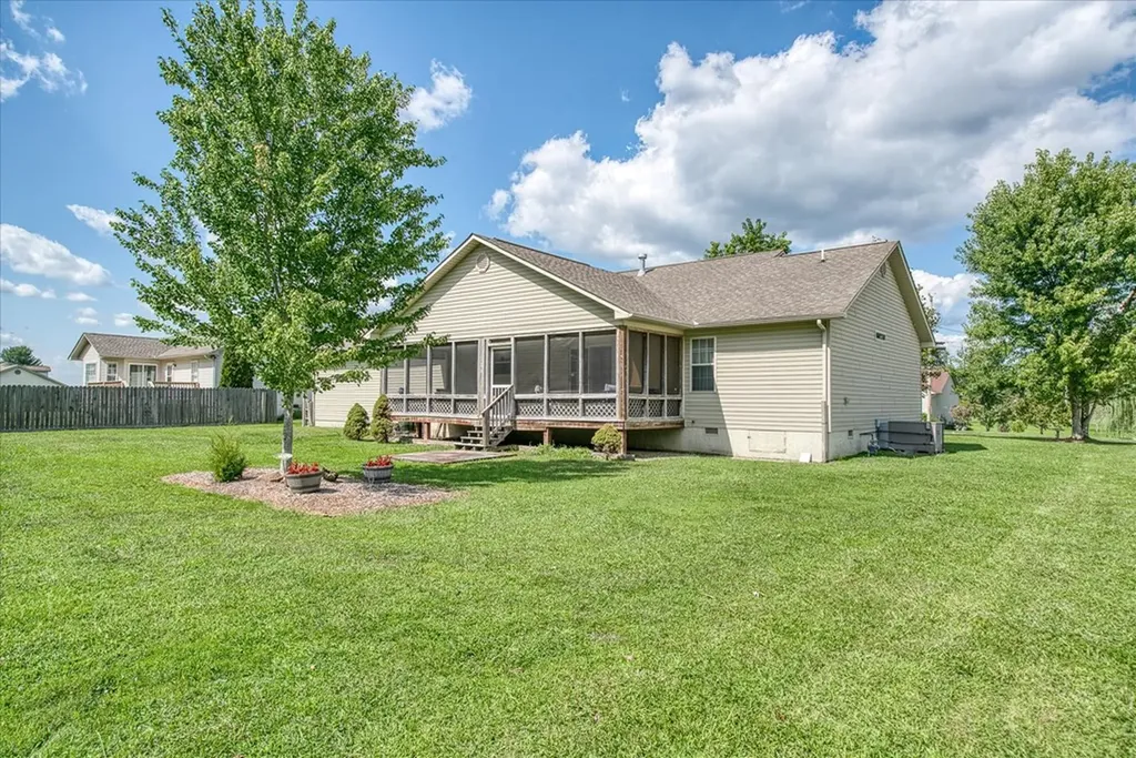 104 Lakyn Drive Crossville TN 38571