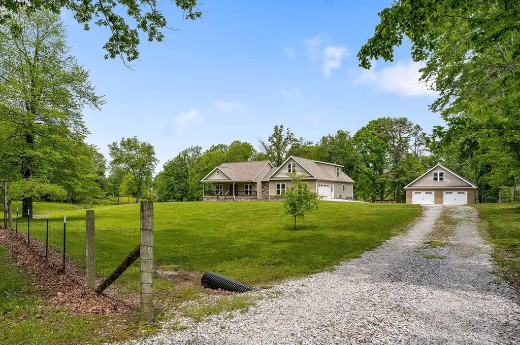 2015 Memory Garden Road Jamestown TN 38556