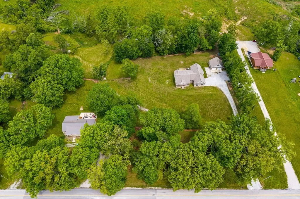 2015 Memory Garden Road Jamestown TN 38556