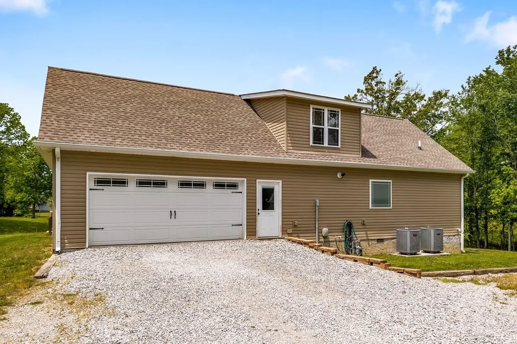 2015 Memory Garden Road Jamestown TN 38556