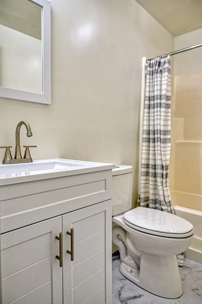 2204 Wartrace Highway Whitleyville TN 38588