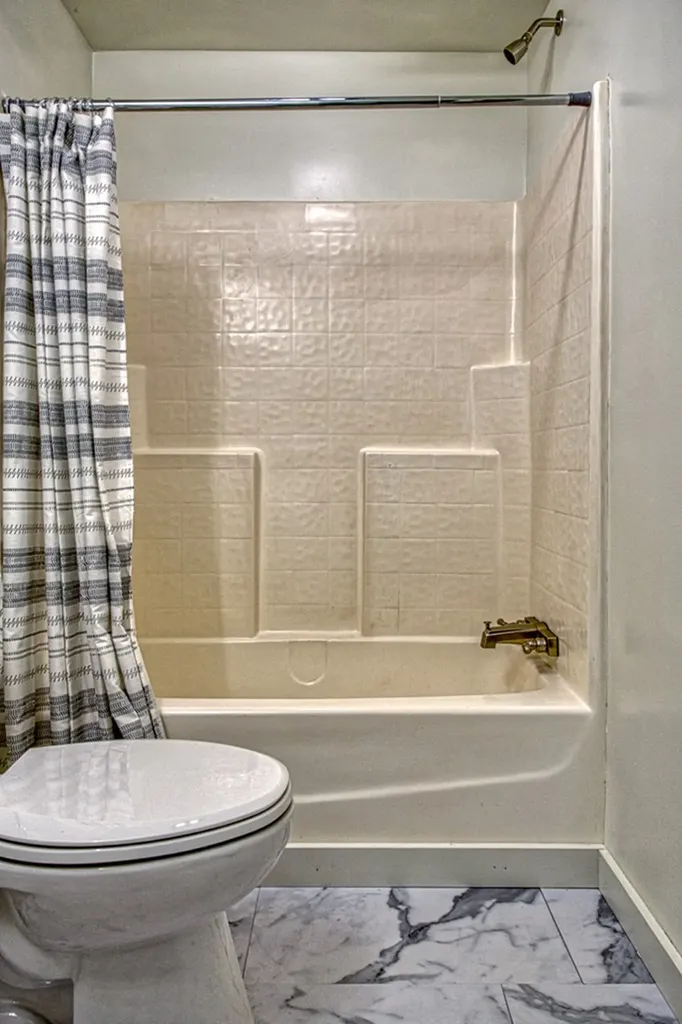 2204 Wartrace Highway Whitleyville TN 38588