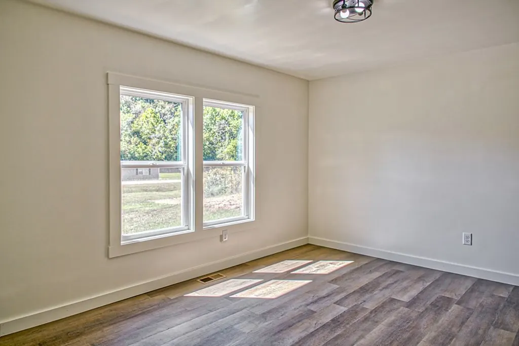 2204 Wartrace Highway Whitleyville TN 38588