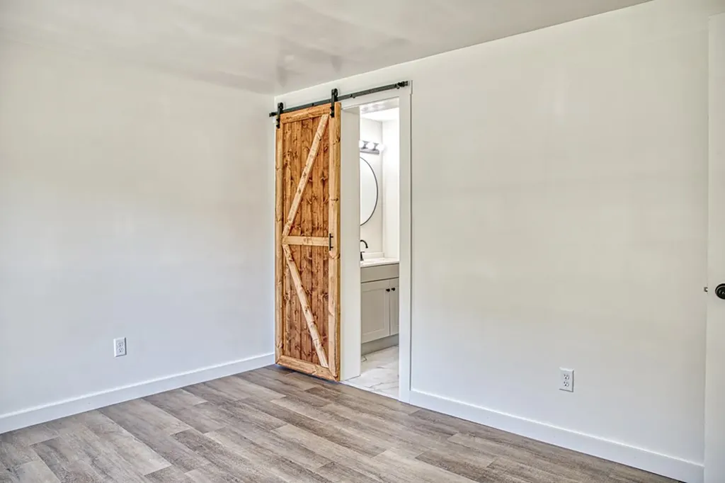 2204 Wartrace Highway Whitleyville TN 38588