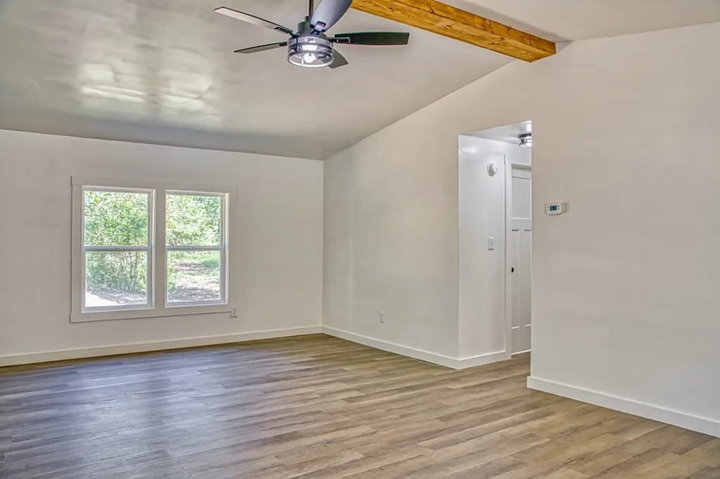 2204 Wartrace Highway Whitleyville TN 38588