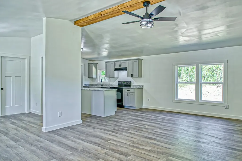 2204 Wartrace Highway Whitleyville TN 38588