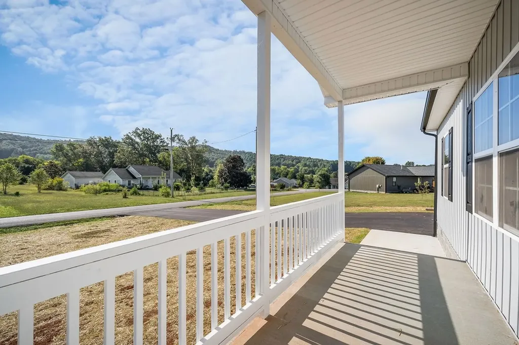 912 Frank Anderson Road Sparta TN 38583