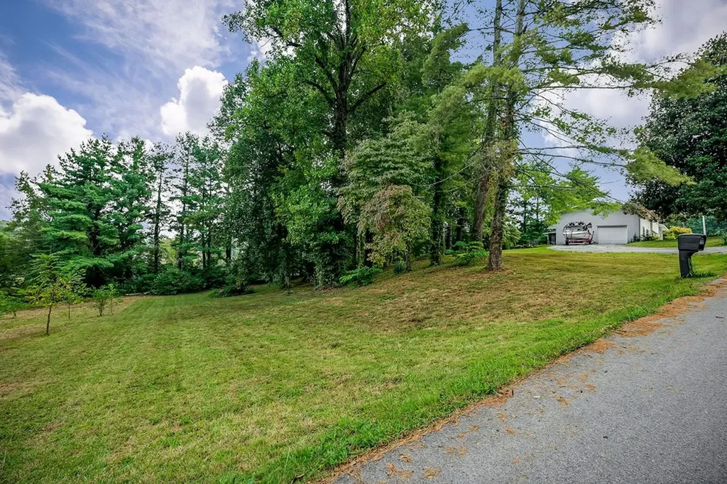 403 Woodland Street Livingston TN 38570