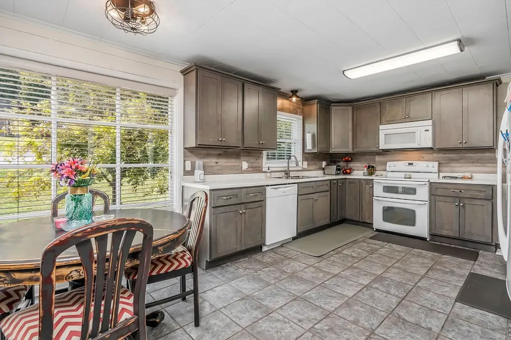 403 Woodland Street Livingston TN 38570