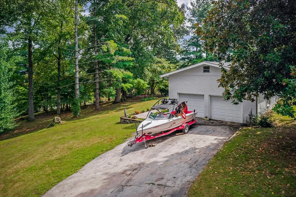 403 Woodland Street Livingston TN 38570