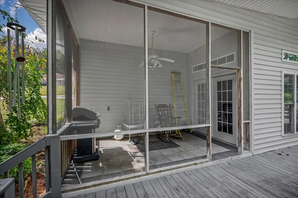 403 Woodland Street Livingston TN 38570