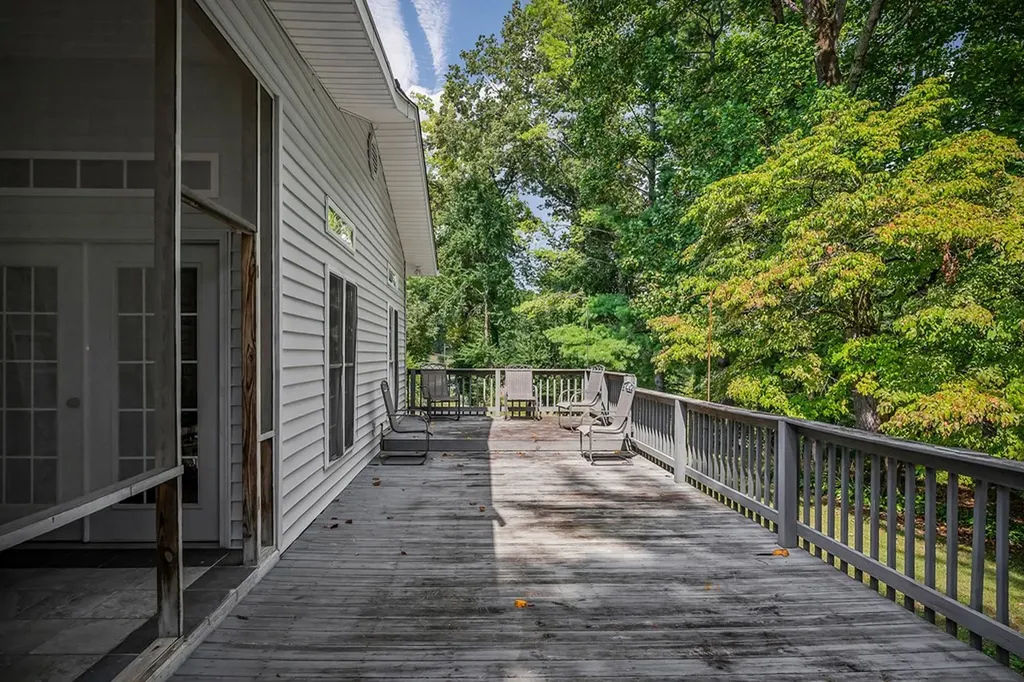 403 Woodland Street Livingston TN 38570