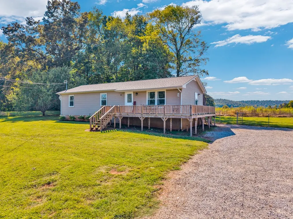 430 Wallace Street Doyle TN 38559