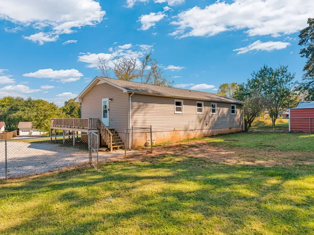 430 Wallace Street Doyle TN 38559