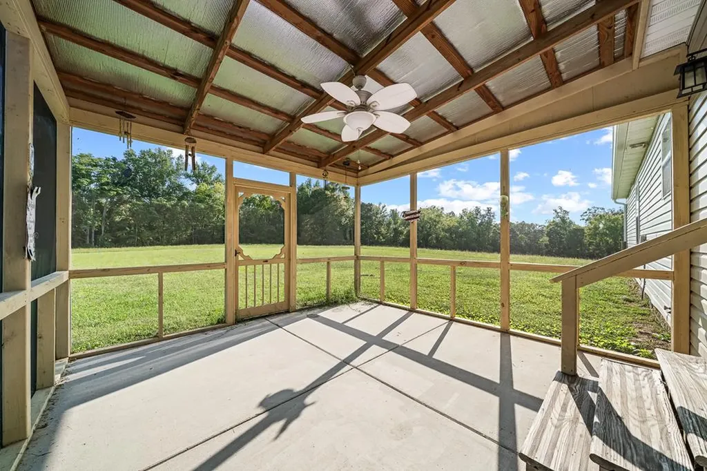138 Falls View Road Sparta TN 38583