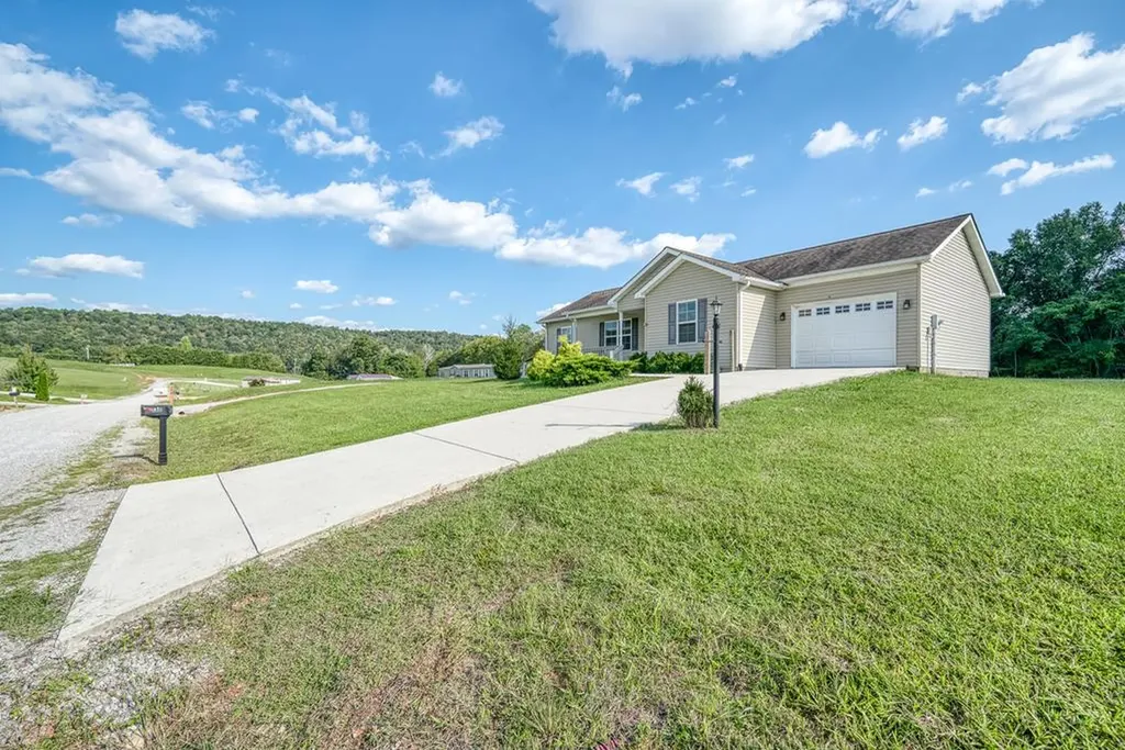 138 Falls View Road Sparta TN 38583