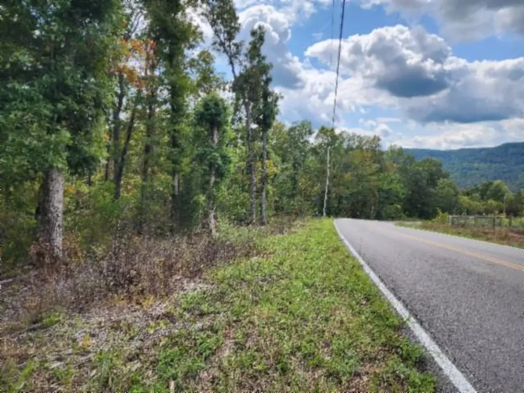 16.22AC Glenobey Road Jamestown TN 38556