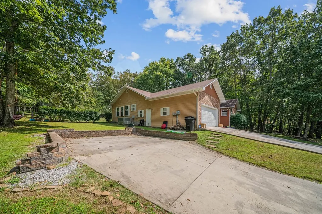 143 Rolling Green Drive Crossville TN 38558