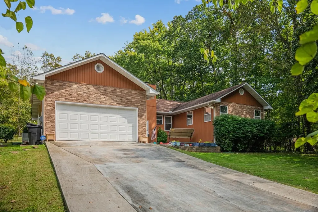 143 Rolling Green Drive Crossville TN 38558