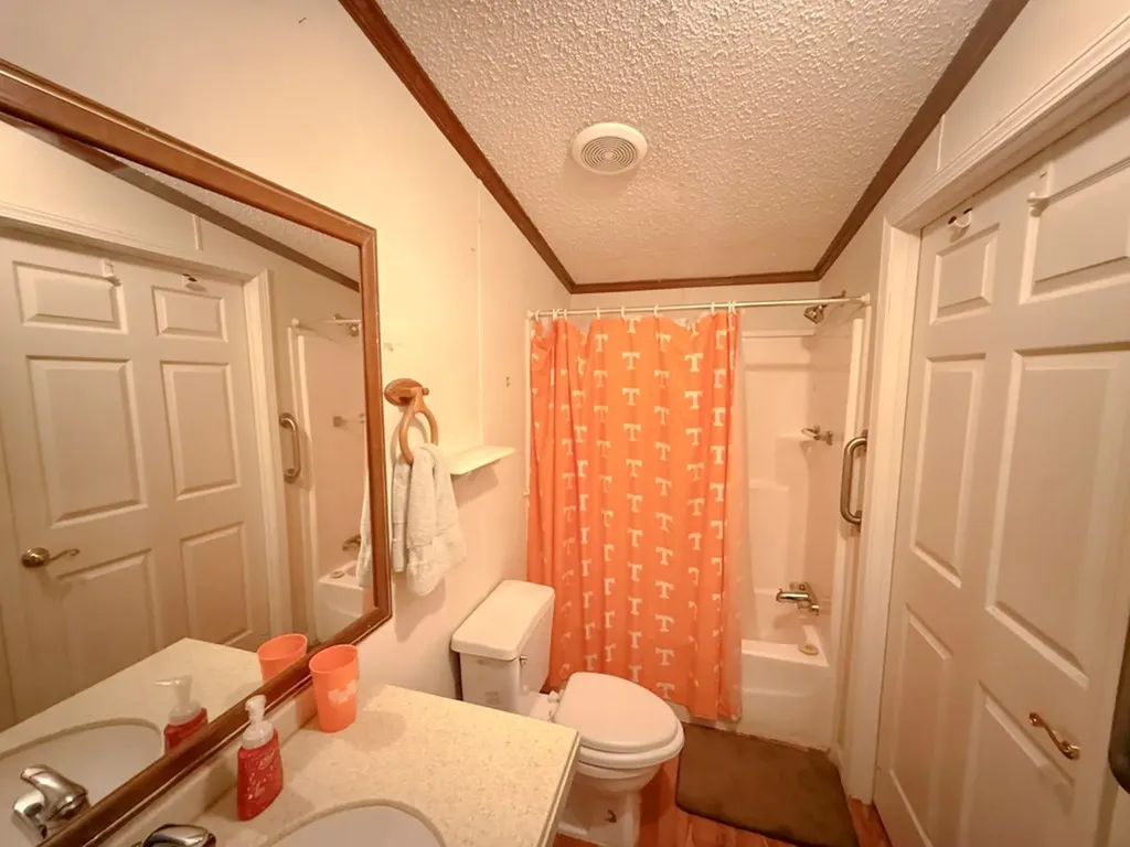 311 Dykes Lane Crossville TN 38571