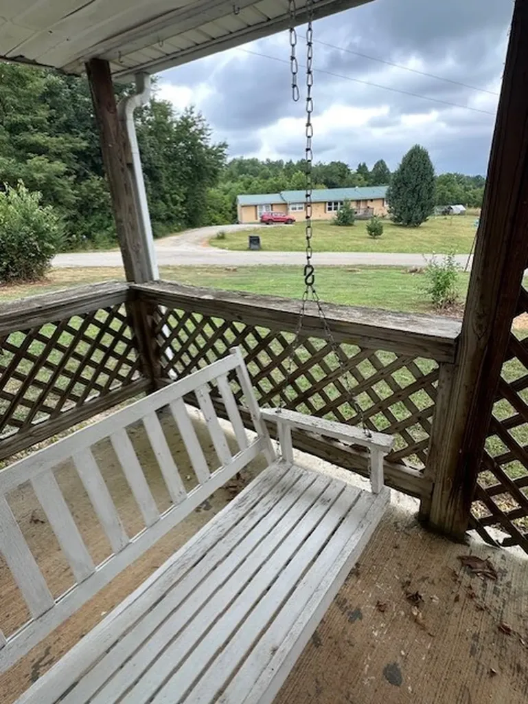 102 Perdue Lane Livingston TN 38570