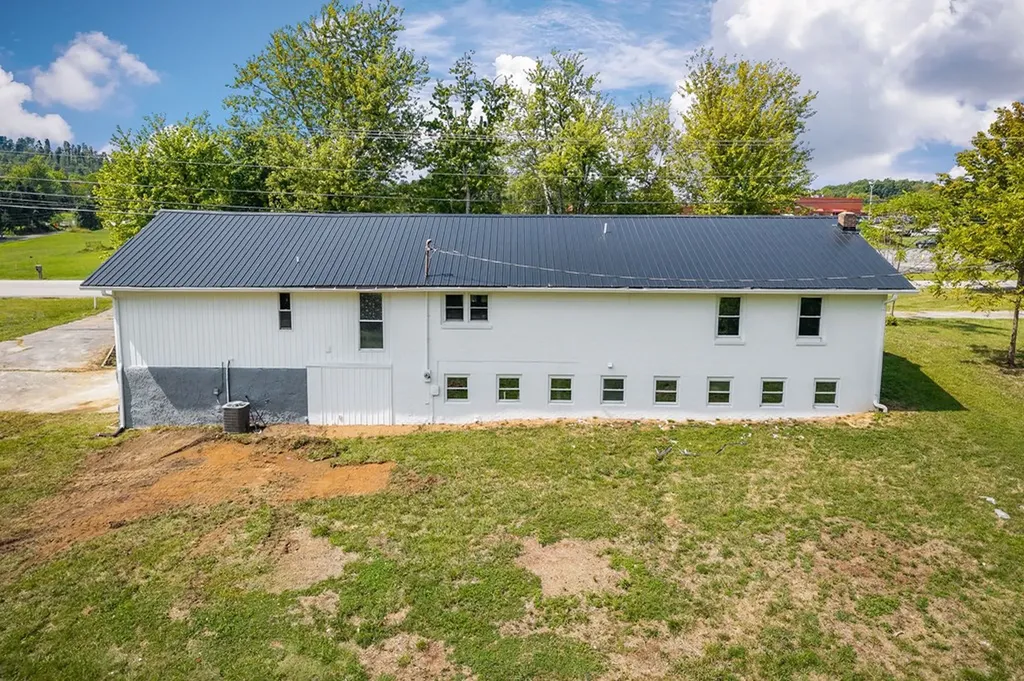 310 Old Celina Road Allons TN 38541