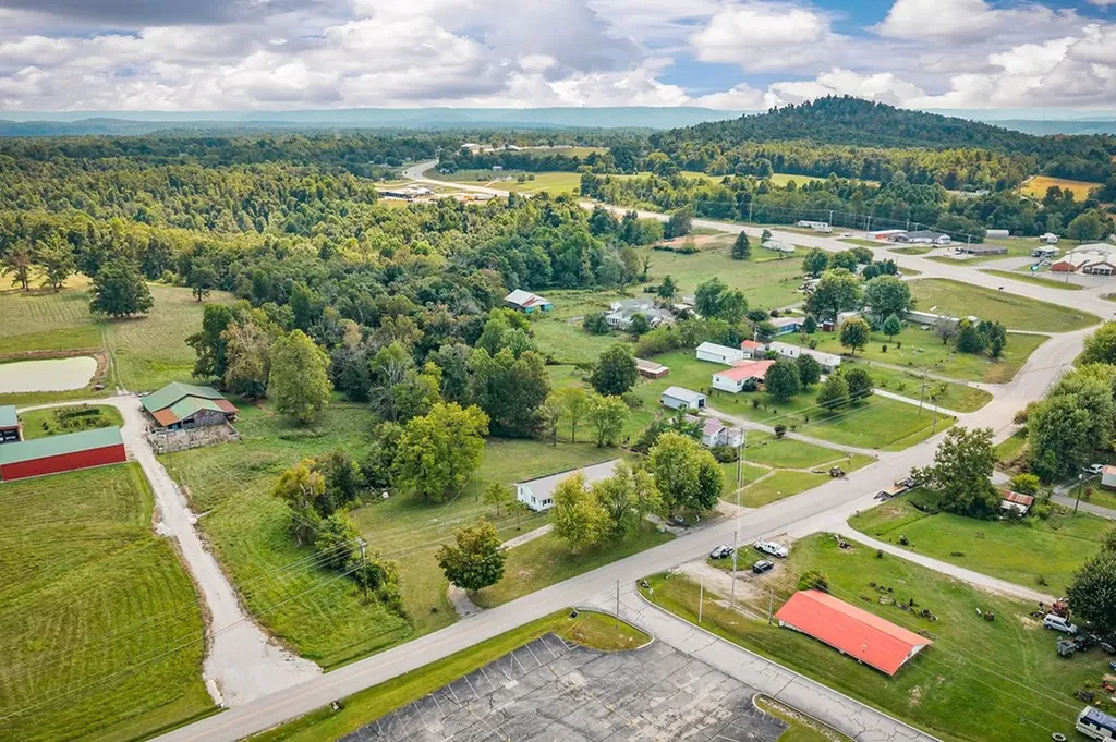 310 Old Celina Road Allons TN 38541