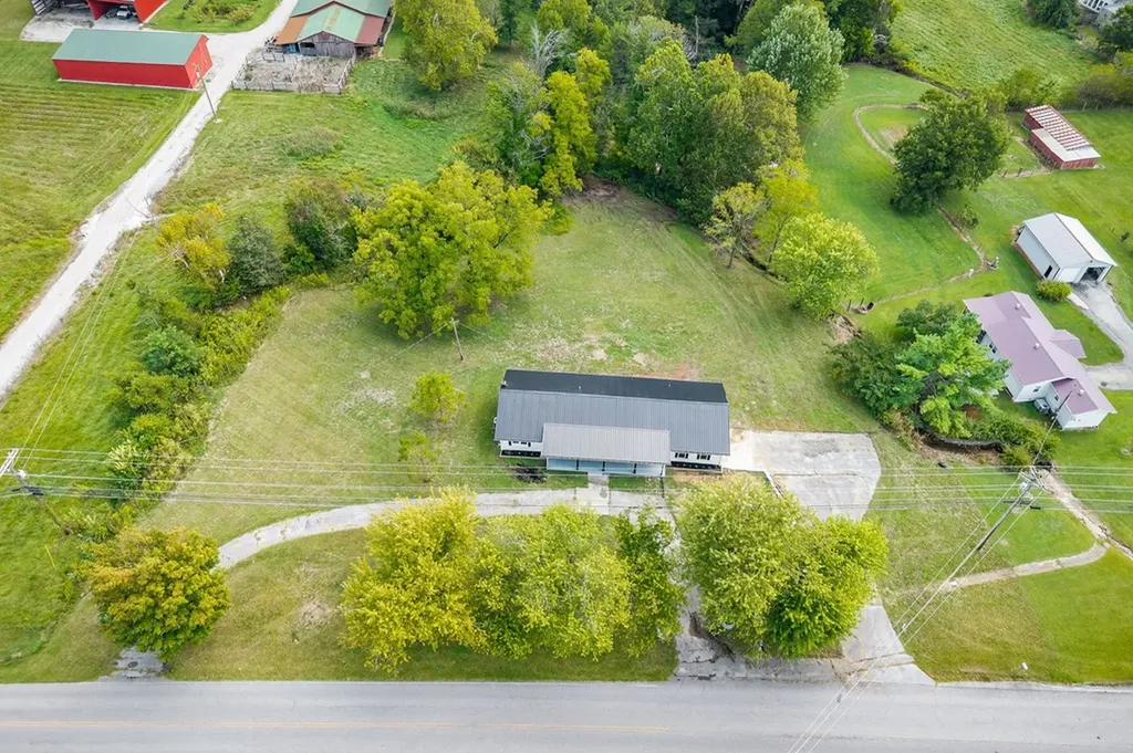 310 Old Celina Road Allons TN 38541