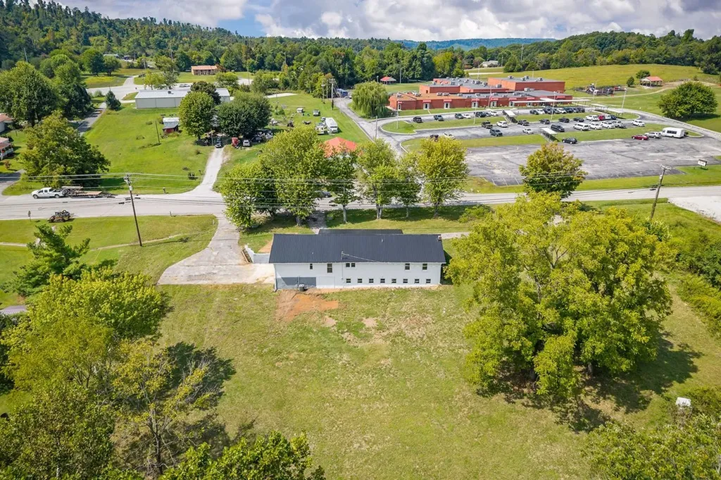 310 Old Celina Road Allons TN 38541