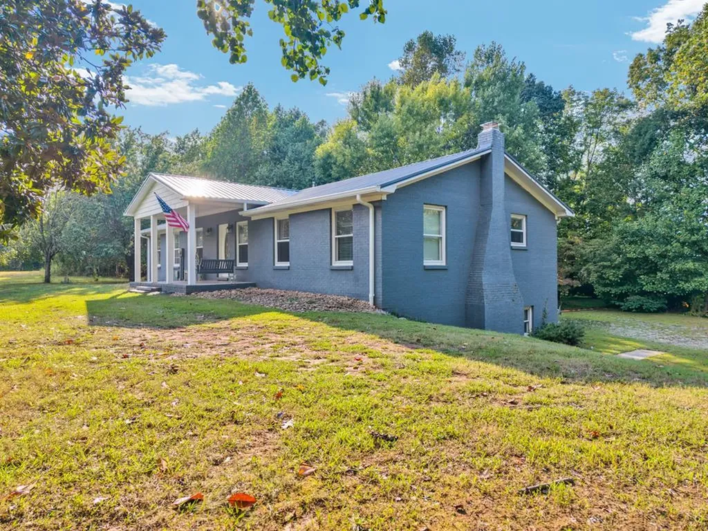 1389 Coconut Ridge Road Smithville TN 37166