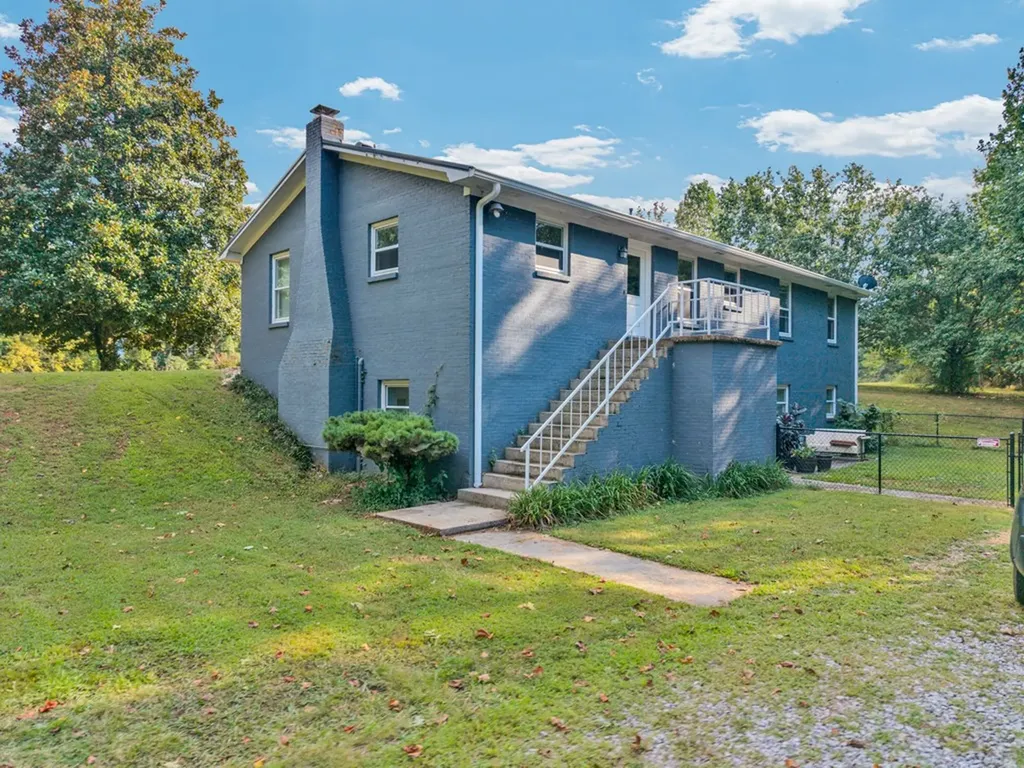 1389 Coconut Ridge Road Smithville TN 37166