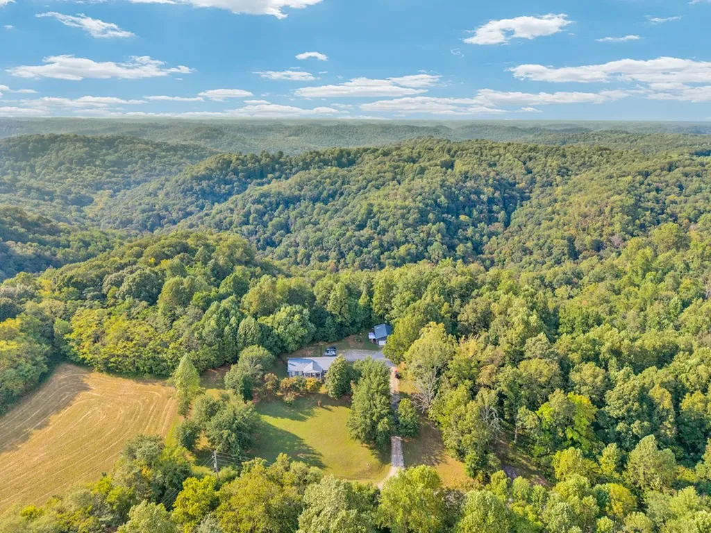 1389 Coconut Ridge Road Smithville TN 37166