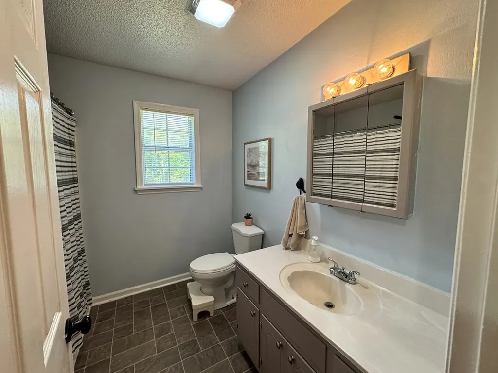 7 Waukesha Drive Crossville TN 38555