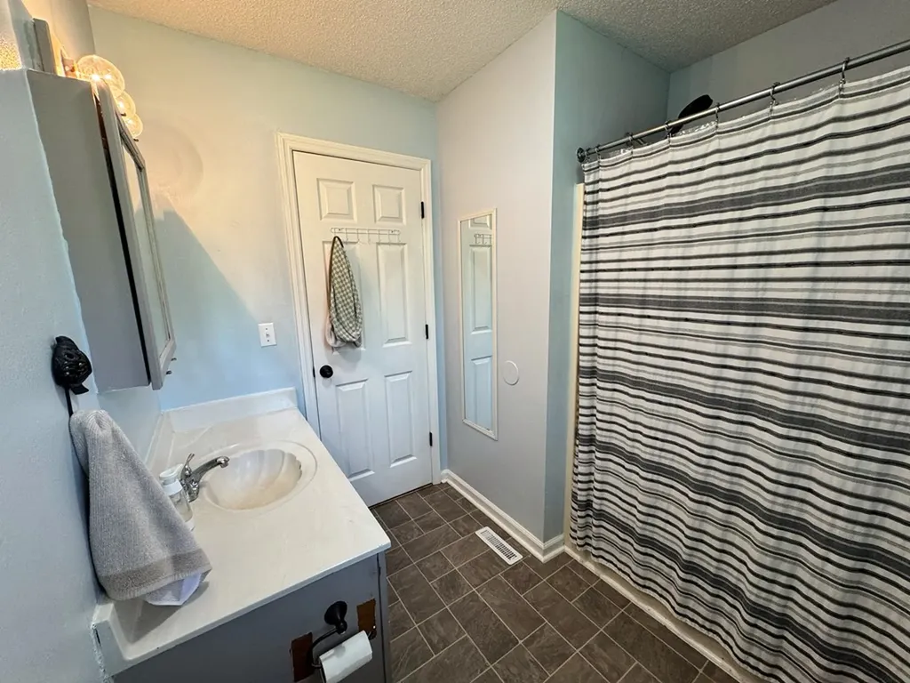 7 Waukesha Drive Crossville TN 38555