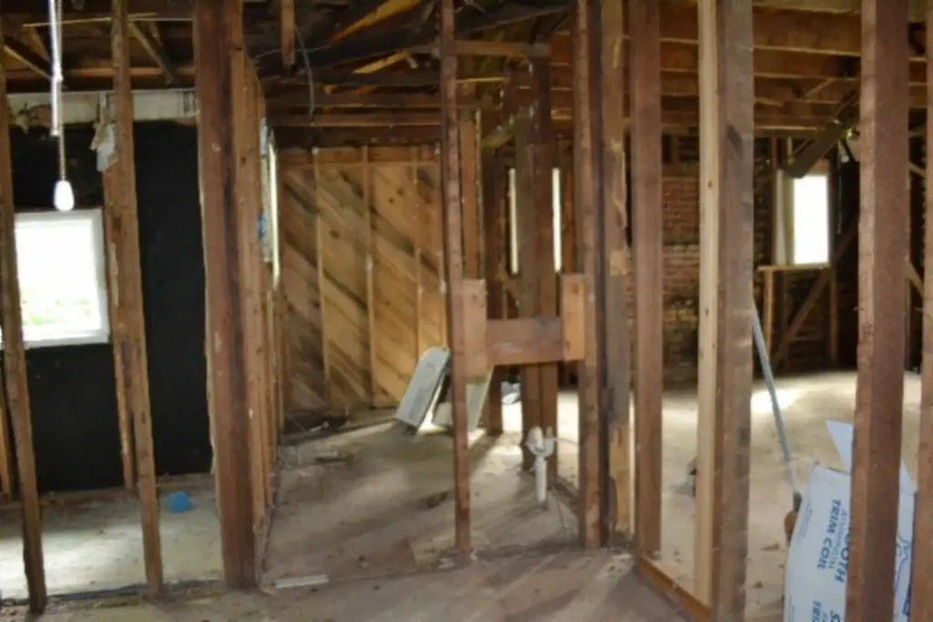 1046 Livingston Highway Byrdstown TN 38549