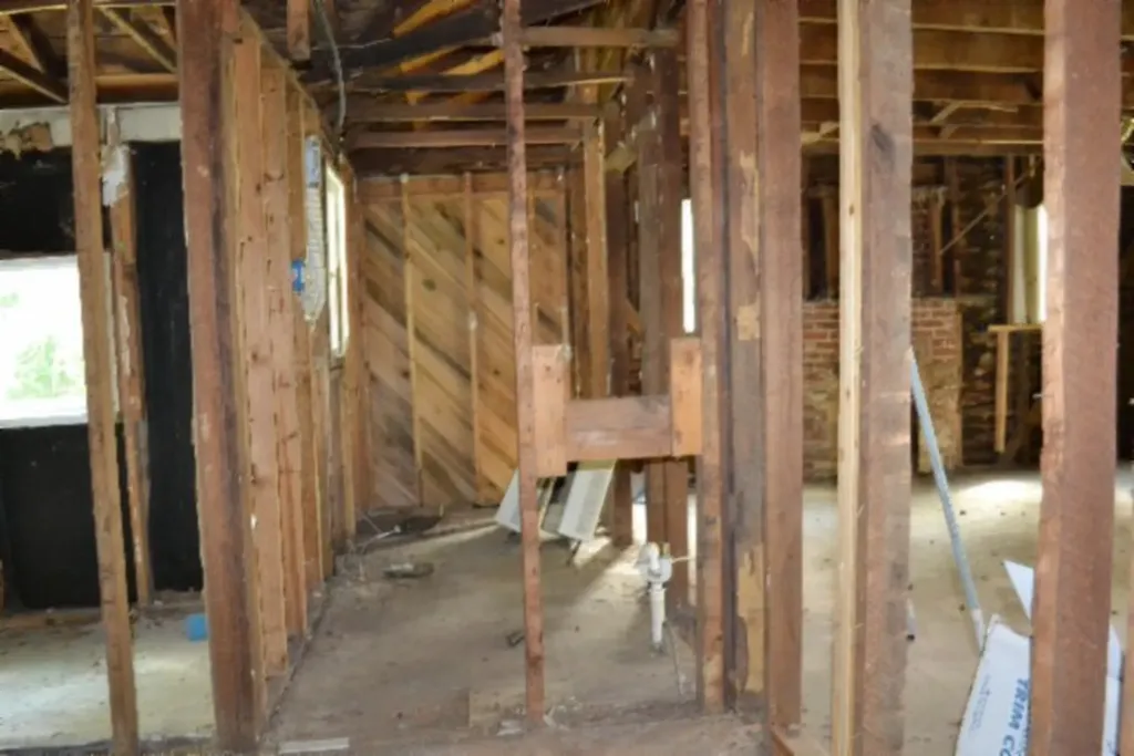 1046 Livingston Highway Byrdstown TN 38549