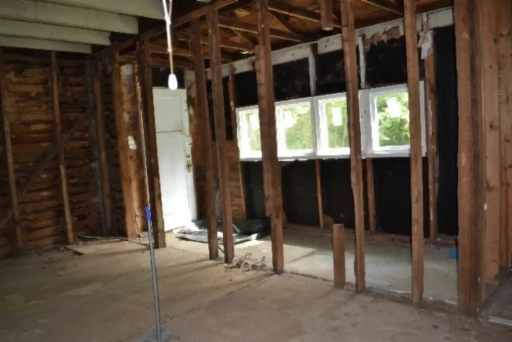 1046 Livingston Highway Byrdstown TN 38549