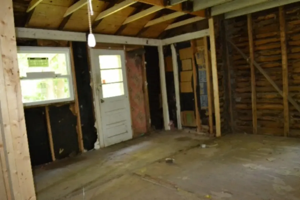 1046 Livingston Highway Byrdstown TN 38549