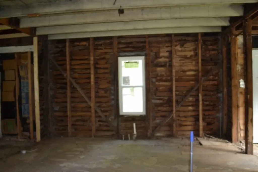 1046 Livingston Highway Byrdstown TN 38549